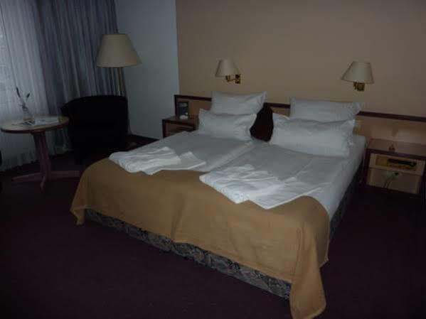 Hotel Novostar غوتنغن المظهر الخارجي الصورة