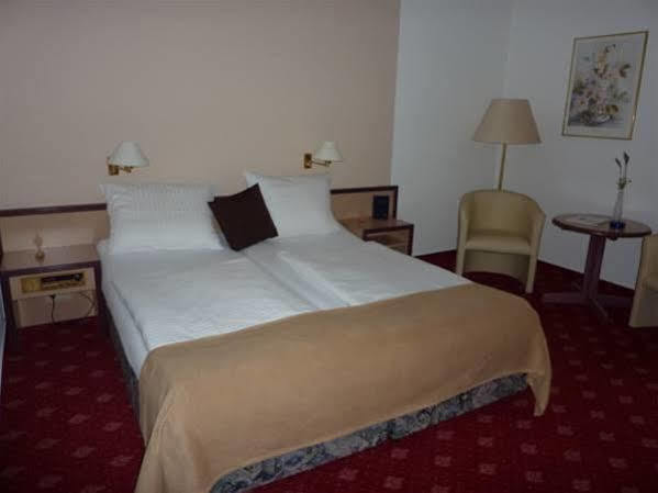 Hotel Novostar غوتنغن المظهر الخارجي الصورة